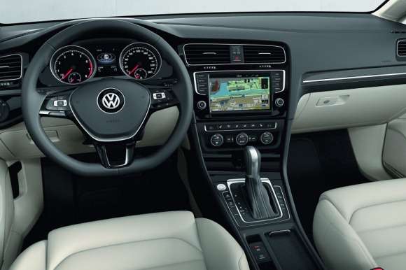 Volkswagen Golf VII 2013 wnętrze