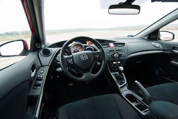 Honda Civic 1.8 i-VTEC Sport interior