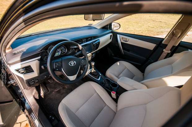 Nowa Toyota Corolla wnętrze