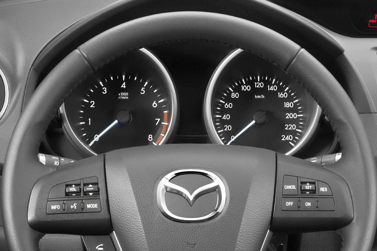 Nowa Mazda5 zadebiutuje w Genewie motofilm.pl