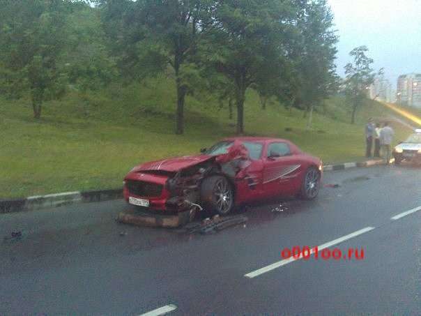 Mercedes SLS AMG crash russia czerwiec 2010