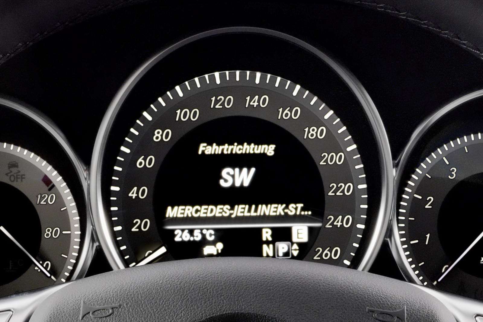 Mercedes CLS 50 zdjec sierpien 2010