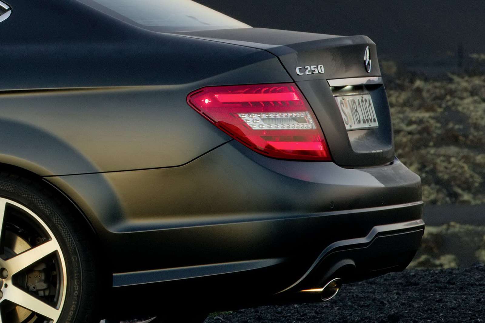 Mercedes C-coupe oficjalnie fot luty 2011