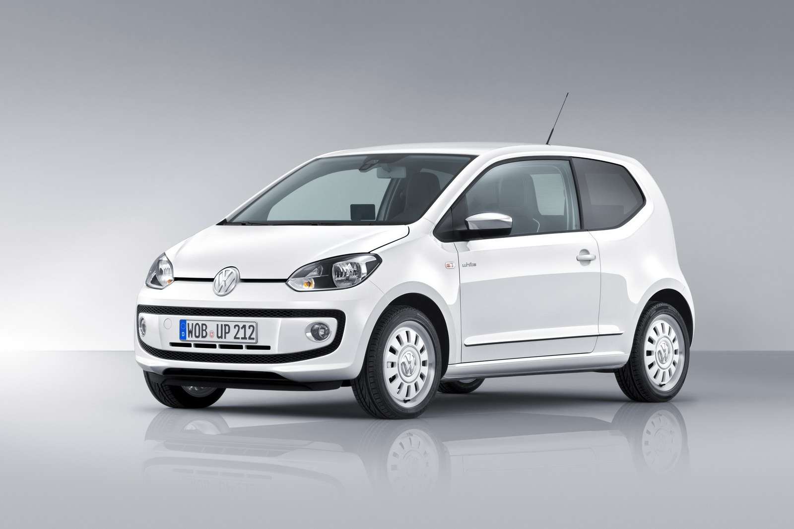 Volkswagen Up oficjalnie fot sierpien 2011