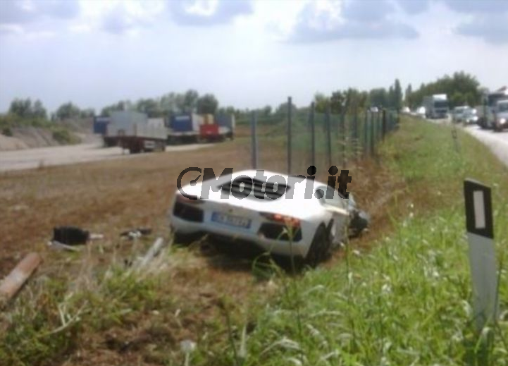 Lamborghini aventador crash wrzesien 2011