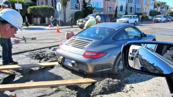 Porsche 911 w betonie