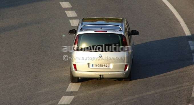 Renault Espeace fot szpieg styczen 2012