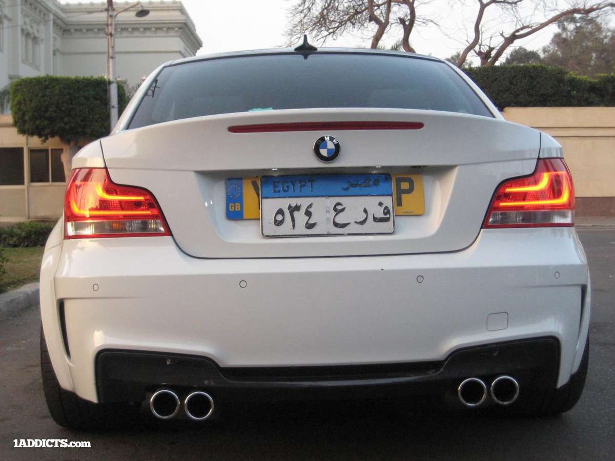 Mieszkaniec Egiptu przerobił BMW 120d na 1M Coupe z