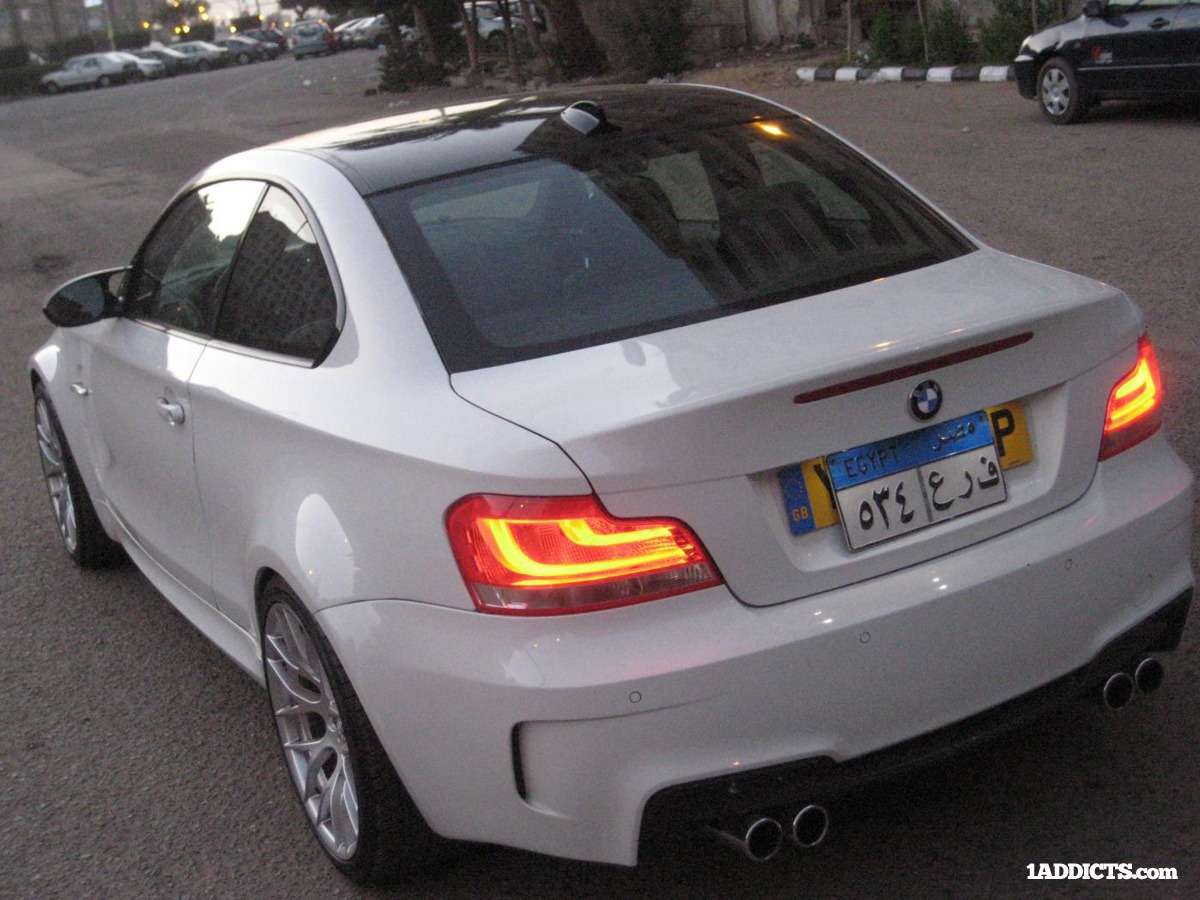Mieszkaniec Egiptu przerobił BMW 120d na 1M Coupe z