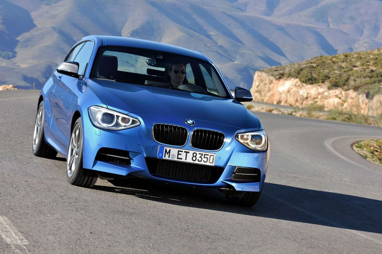 Nowe BMW serii 1 w wersji trzydrzwiowej i M135i oficjalnie
