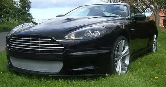 Aston Martin DBS replika