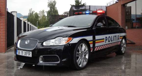 Policyjny Jaguar XFR