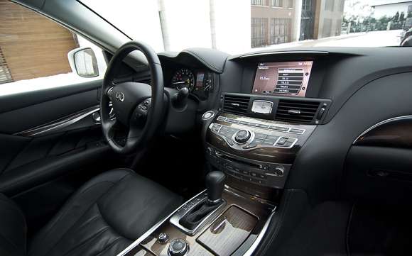 Infiniti M35h GT Premium wnętrze / interior