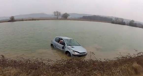 Peugeot 206 jezioro