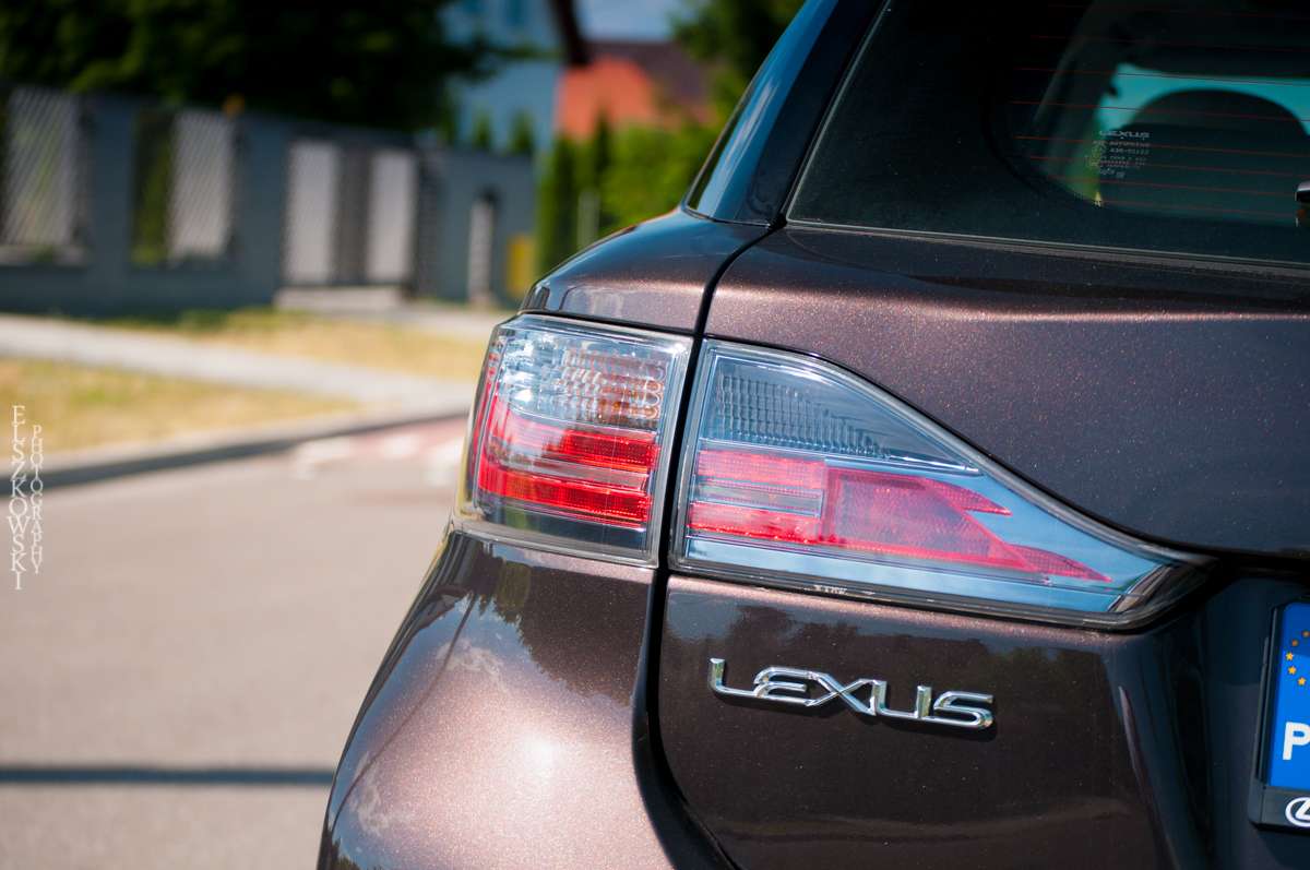 Lexus CT200h brązowy