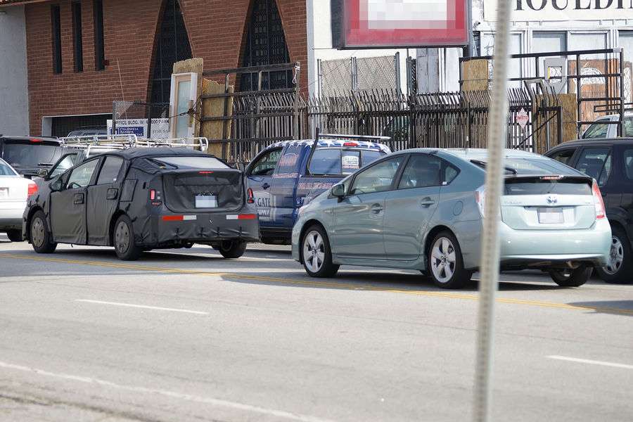 Nowa Toyota Prius 2015 przyłapana [zdjęcia szpiegowskie