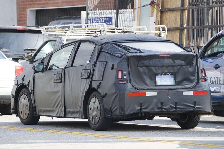 Nowa Toyota Prius 2015 przyłapana [zdjęcia szpiegowskie