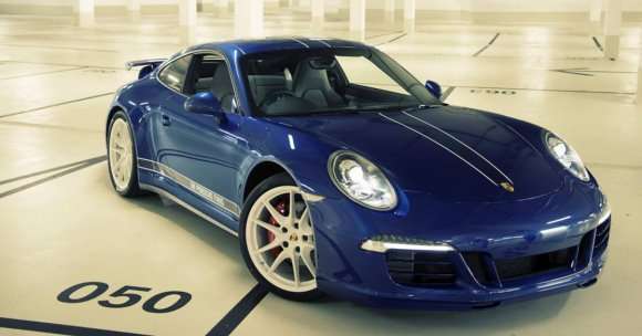 Porsche 911 Carrera 4S Facebook edition