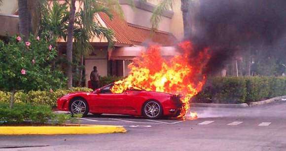Ferrari spłonęło