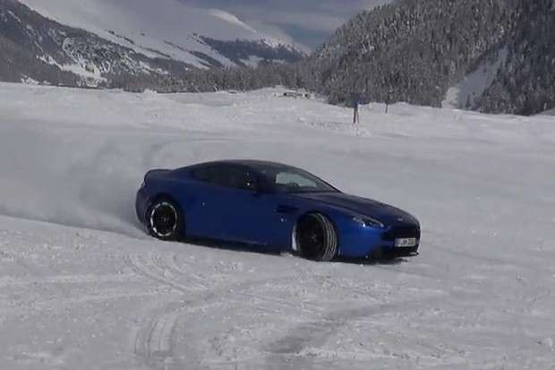 Aston Martin V12 Vantage S training snow