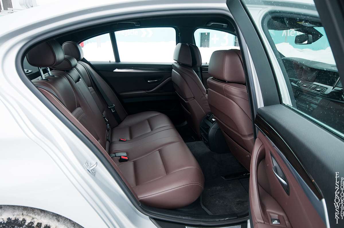 BMW 528i xDrive seats