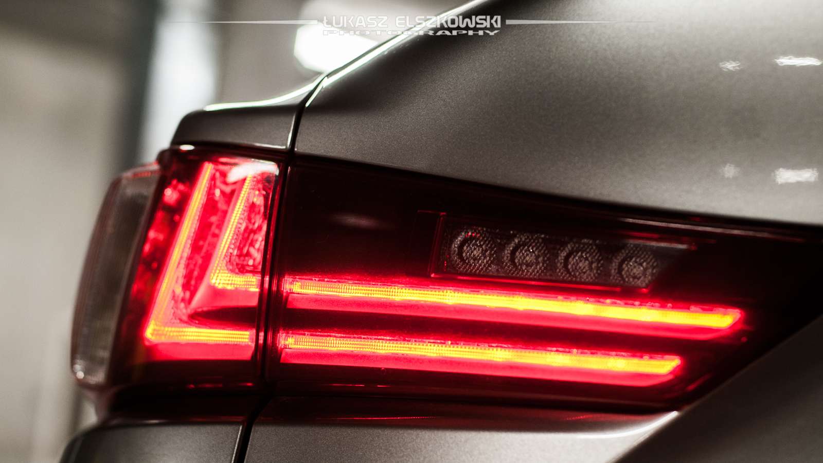 Lexus IS300h LED