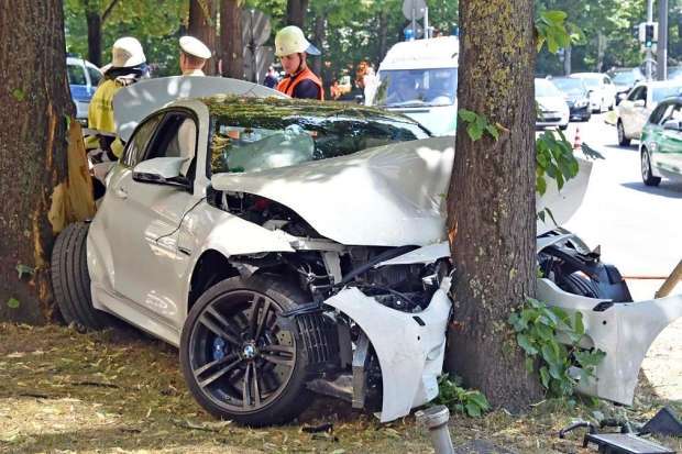 BMW M4 Coupe crash