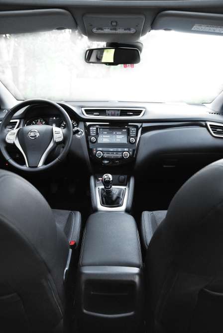 Nissan Qashqai 2014 1.6 4WD interior