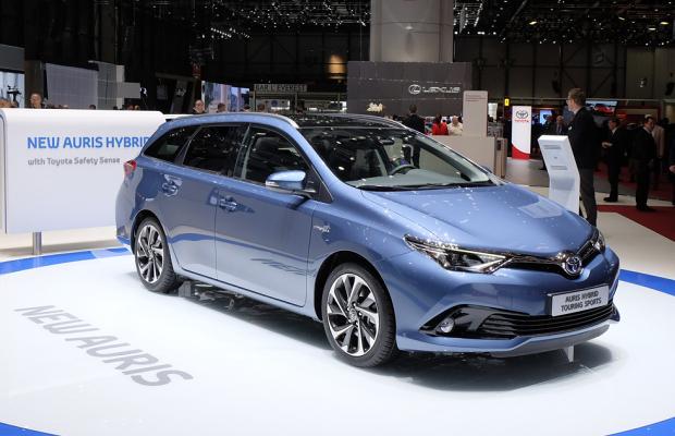 Toyota Auris 2015 Facelift