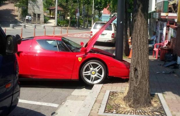 Ferrari Enzo wypadek