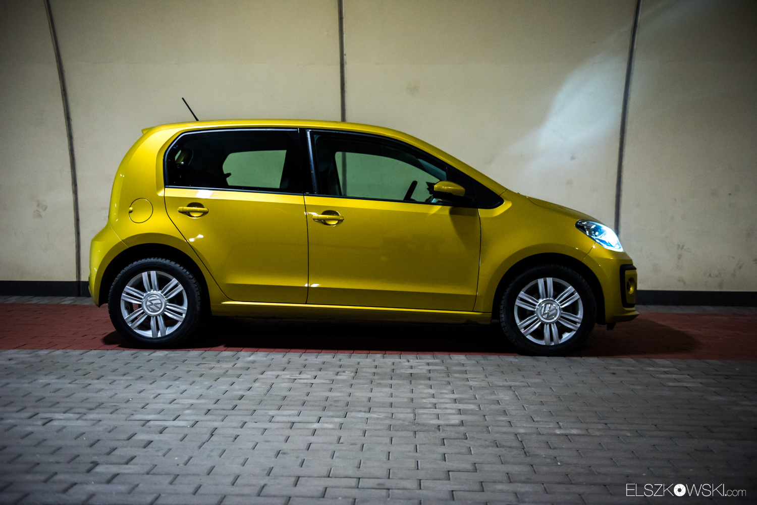 Volkswagen Up! 1.0 MPI 75 KM high up