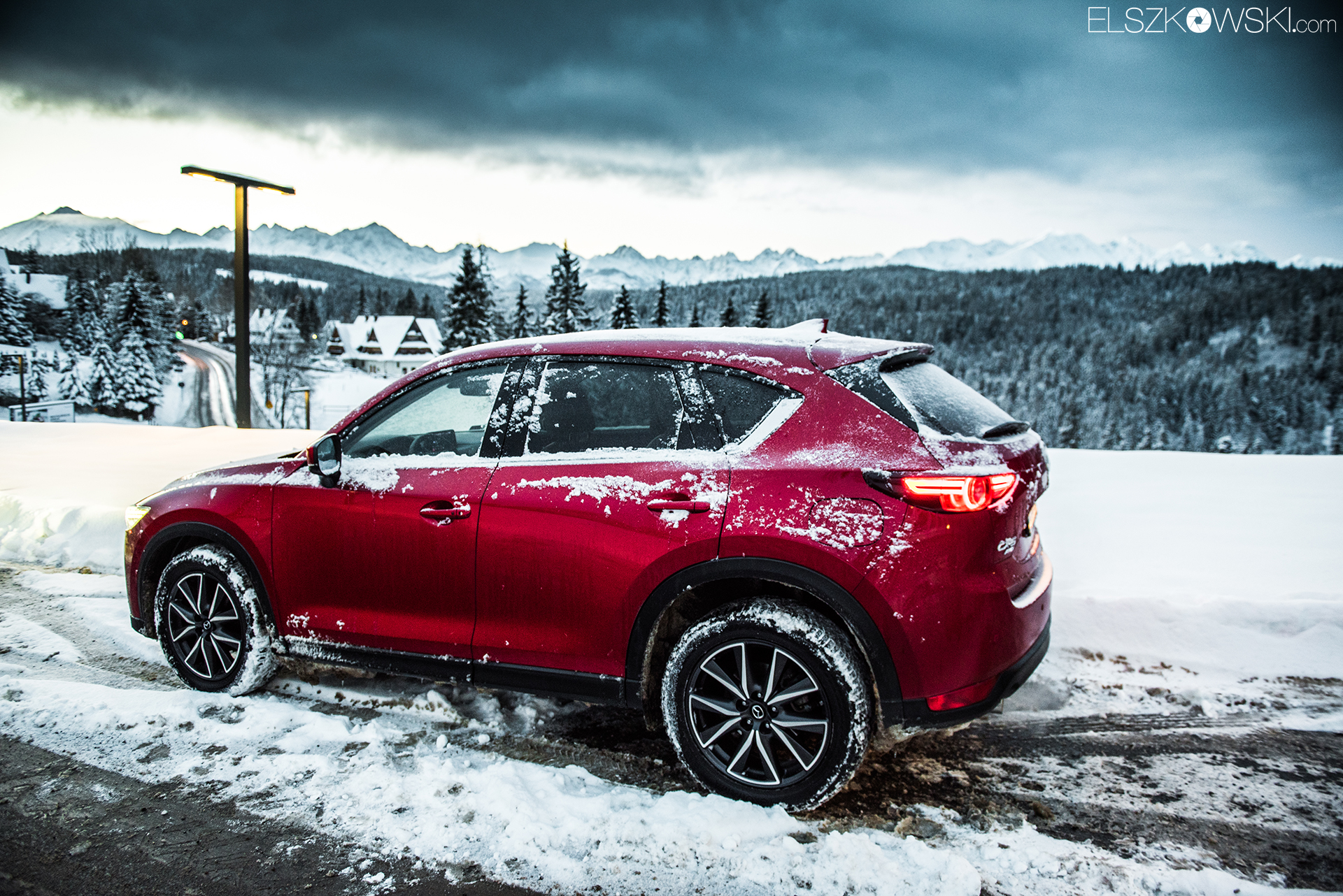 Jak Mazda CX5 radzi sobie zimą w górach? motofilm.pl