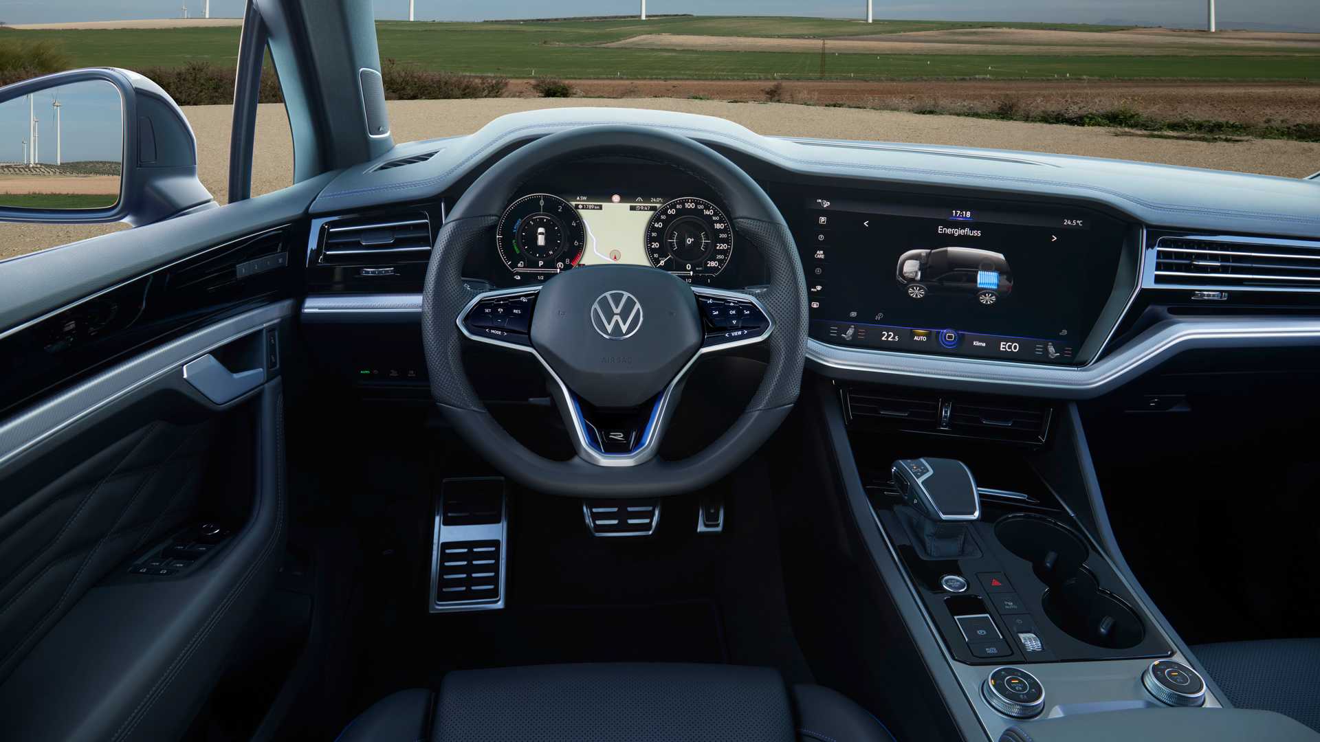 Volkswagen Touareg R wnętrze