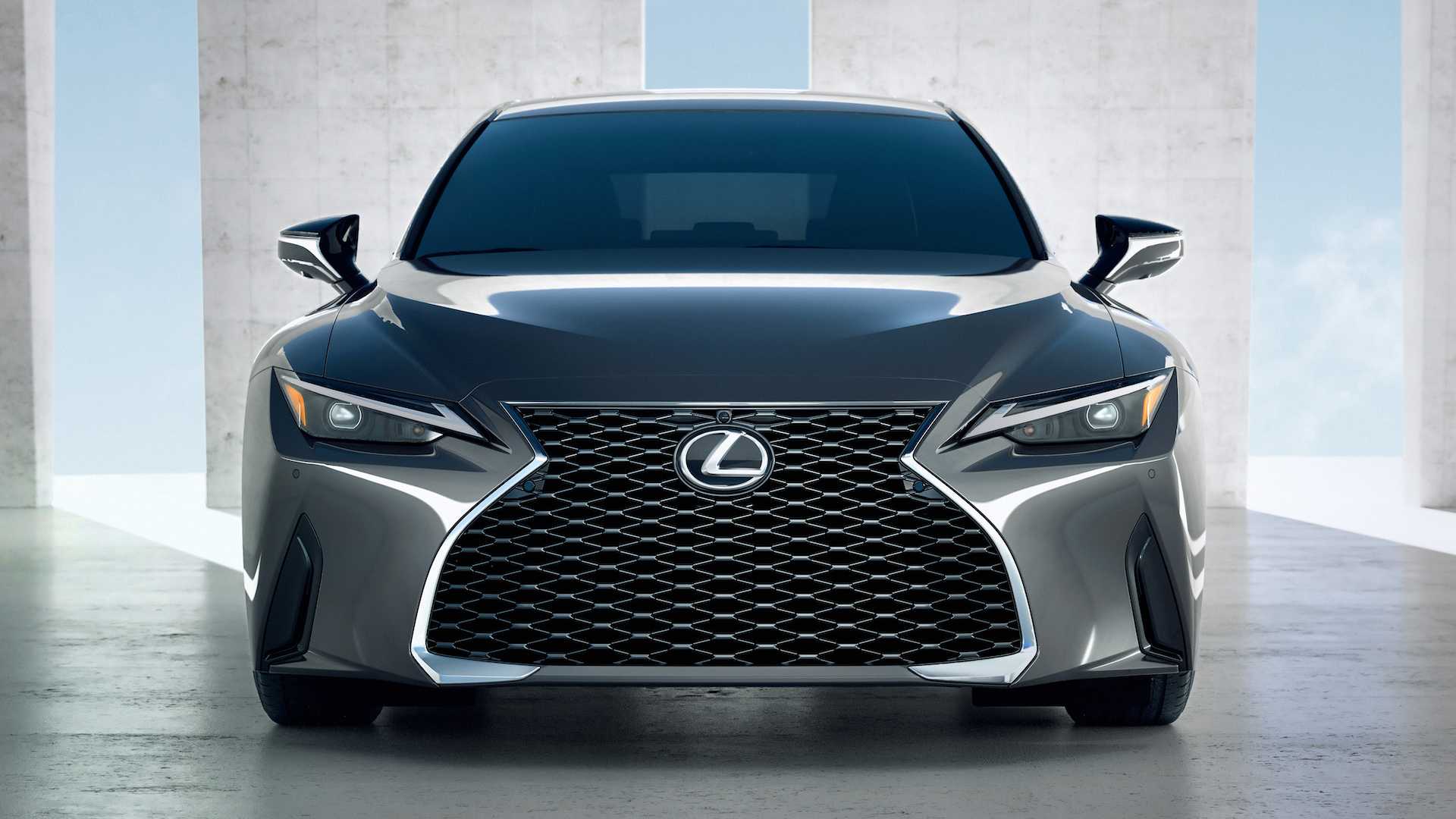 Lexus IS (2021) face lifting