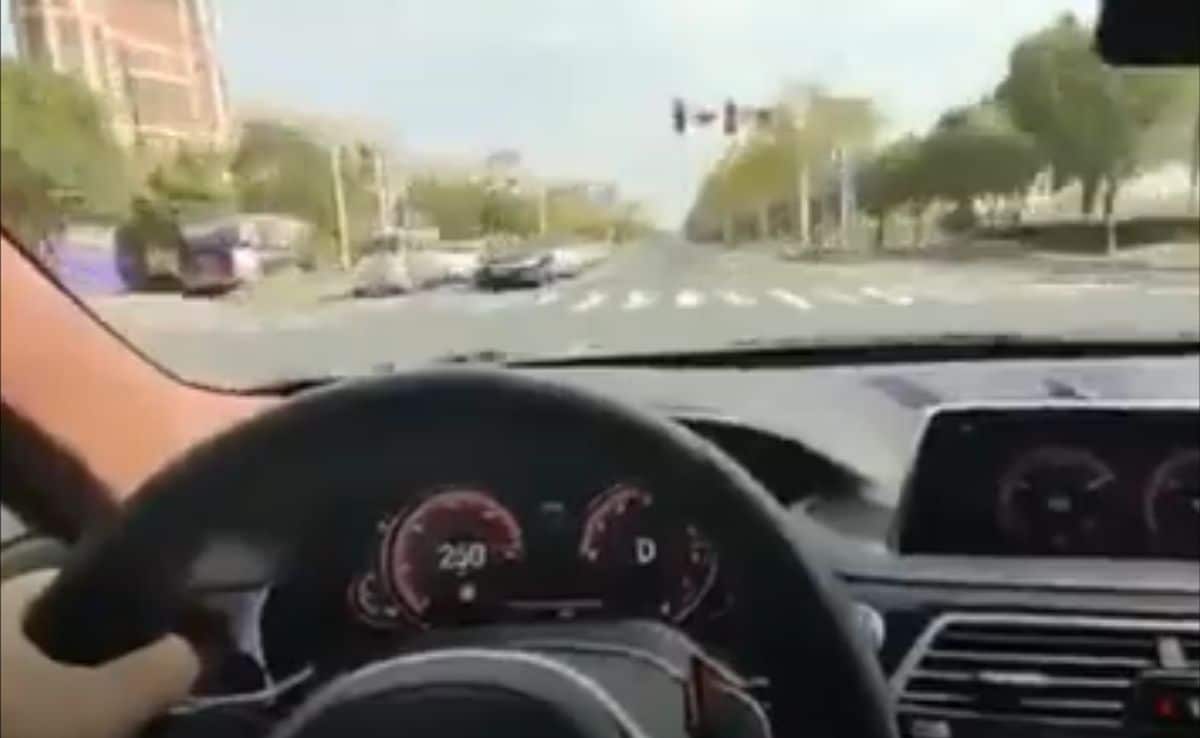 Jechał BMW ponad 250 km/h w mieście