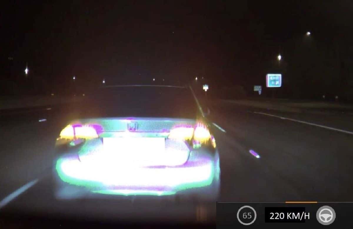 Tesla na autopilocie wjechała w Hondę Civic przy ponad 200 km/h