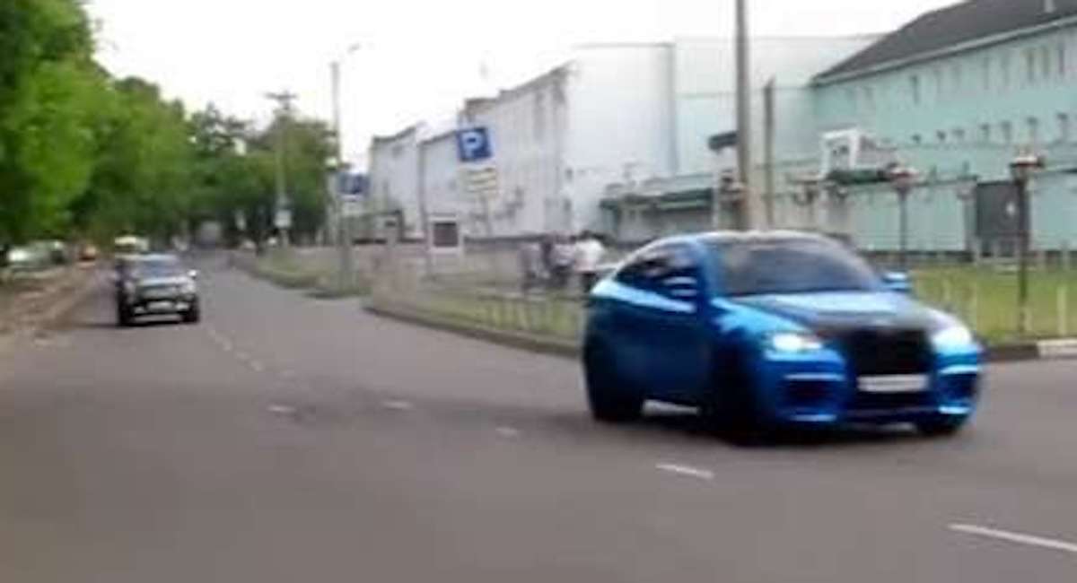 BMW X6 M vs. Mercedes ML 63 AMG wypadek motofilm.pl