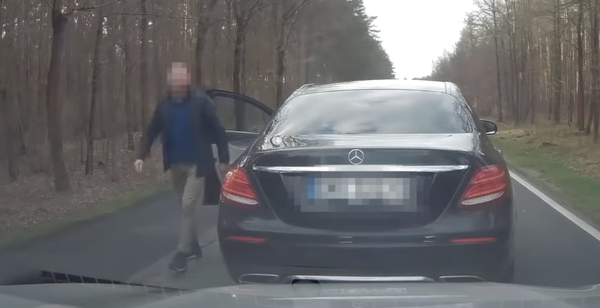 Agresywny kierowca Mercedesa