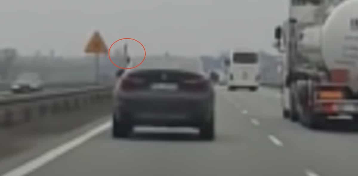 Polak w BMW X6 na autostradzie