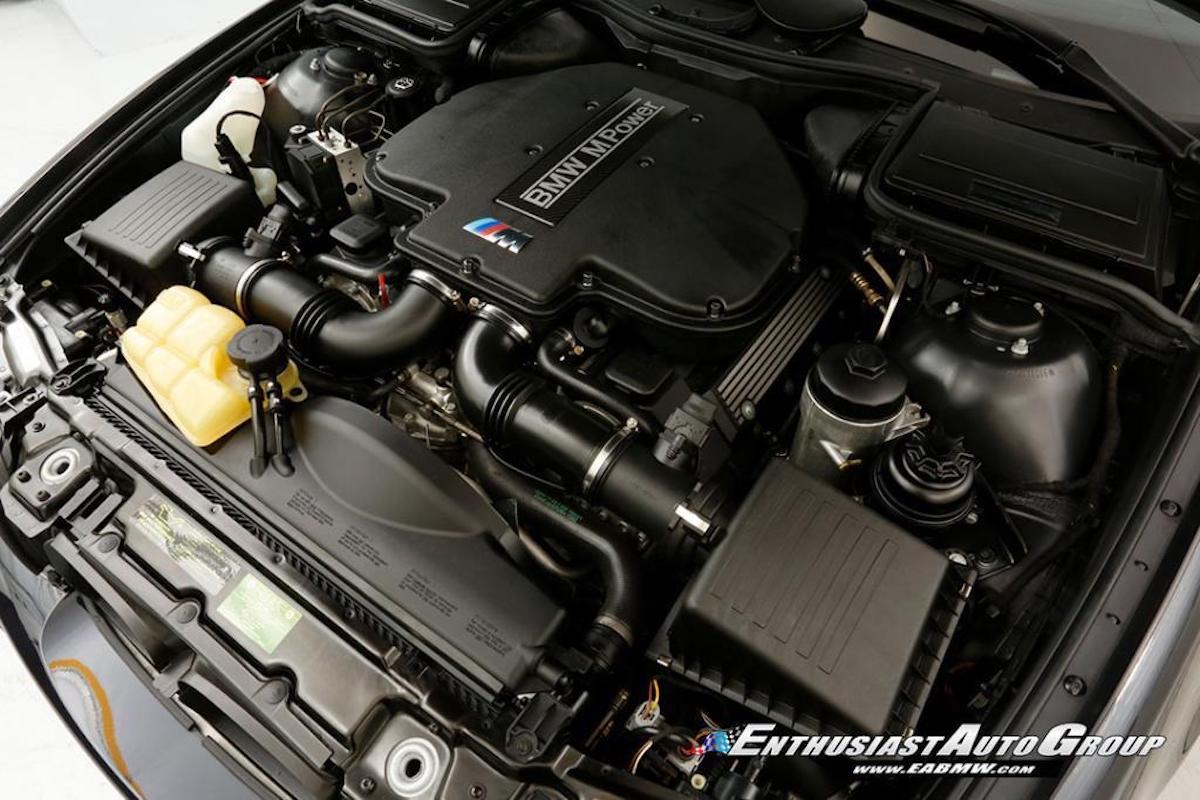BMW M5 (E39) 2003, silnik