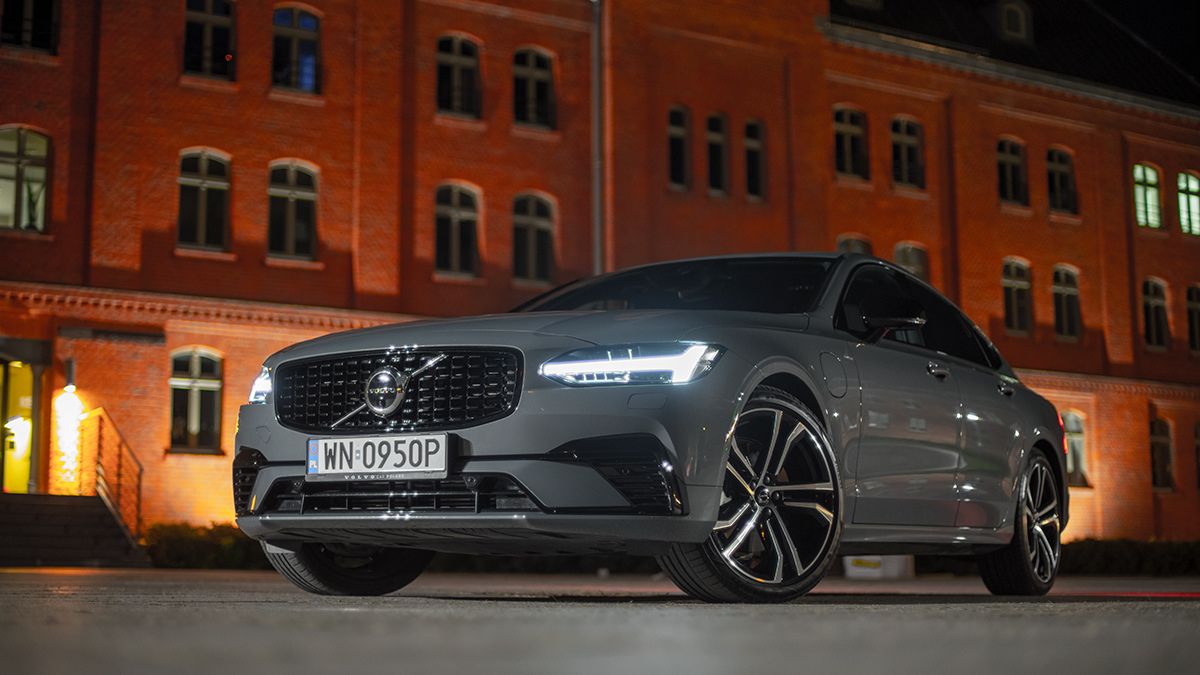 2021 Volvo S90 Recharge T8 eAWD R-Design