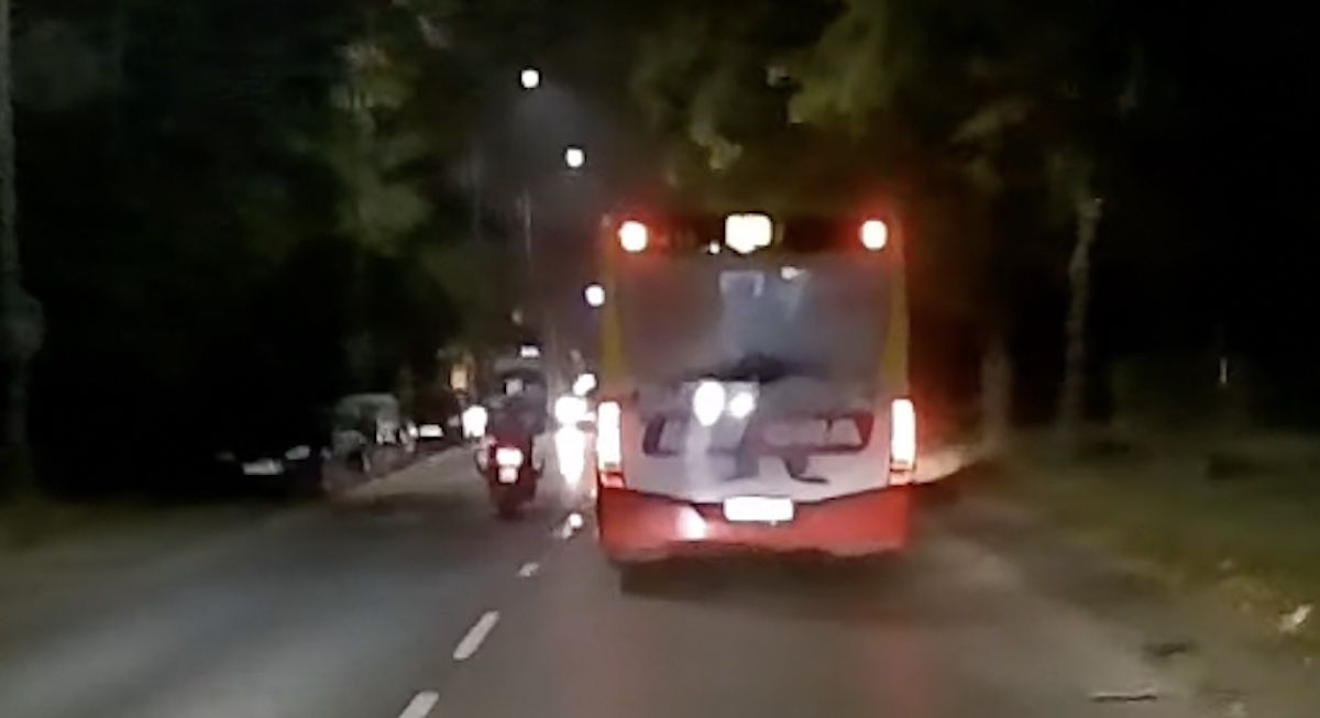 motocykl autobus