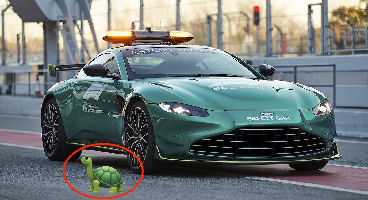 Aston Martin V8 Vantage F1 Safety Car żółw