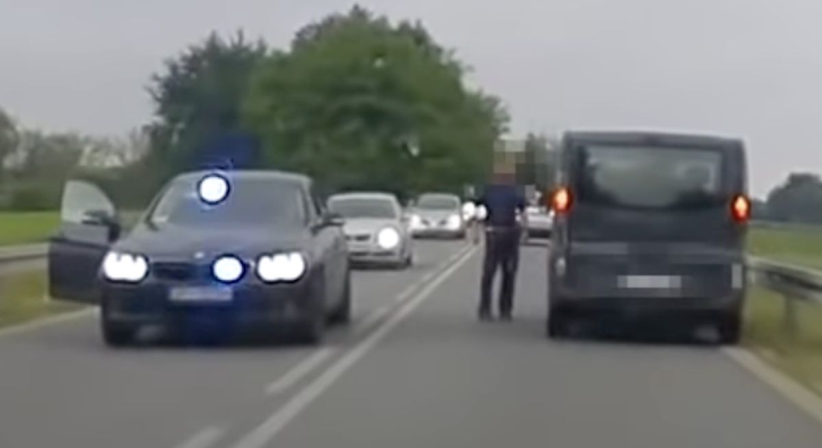 Renault Traffic policja BMW