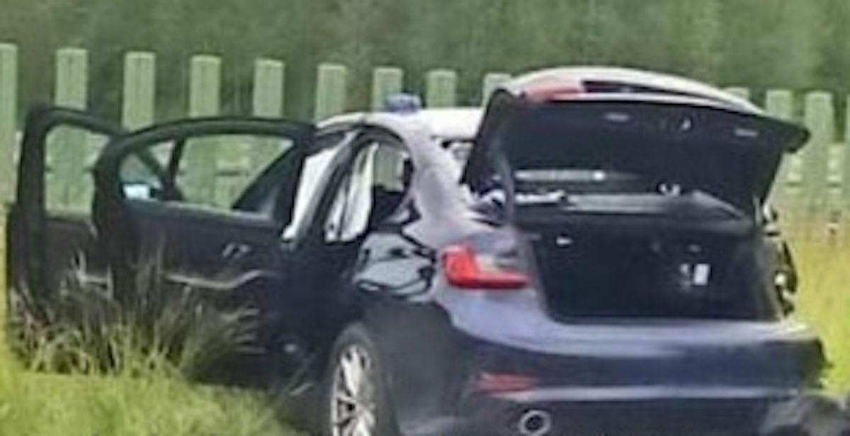 BMW 330i nieoznakowany radiowóz wypadek