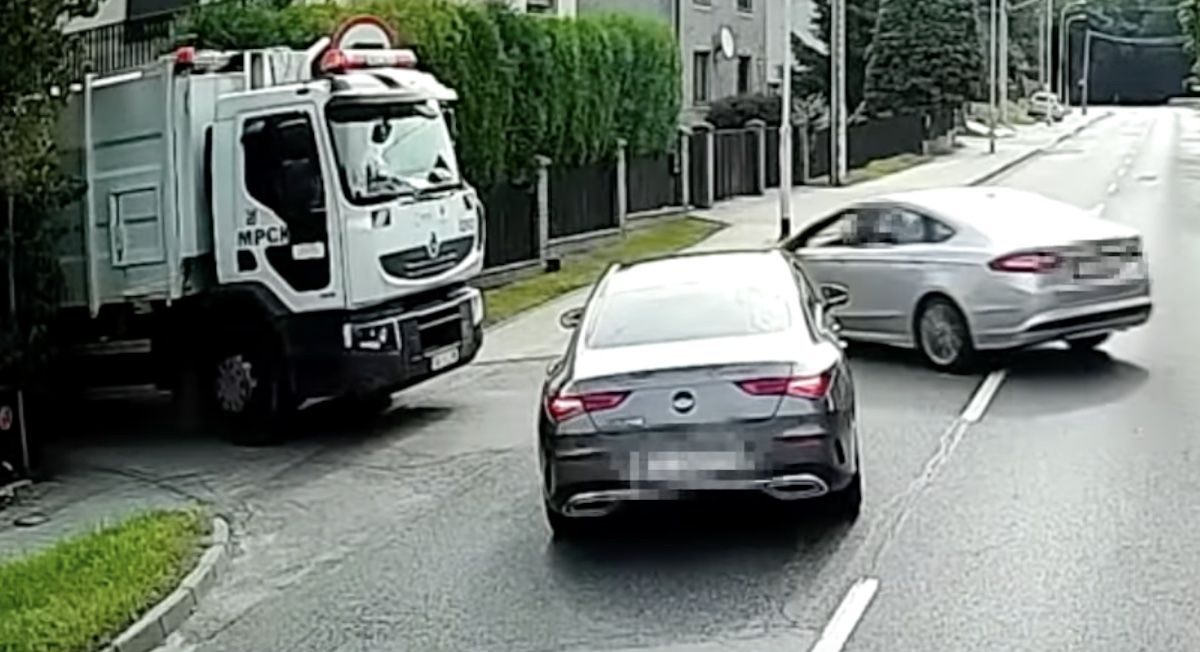 Mercedes-Benz CLA zator drogowy