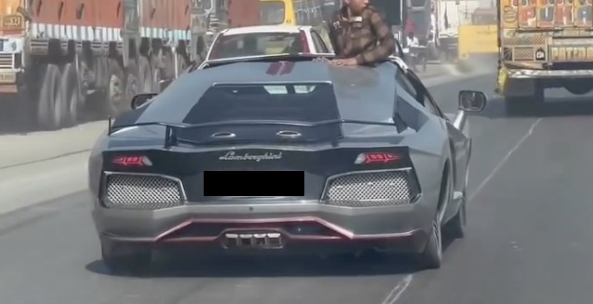 Lamborghini Aventador replika