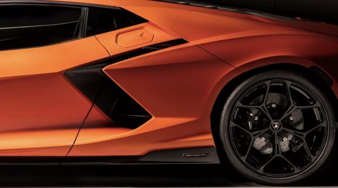 2023 Lamborghini Revuelto