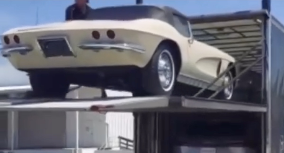 Corvette C1 transport