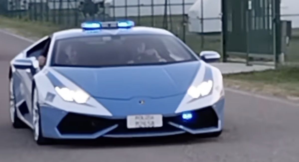 Policyjne Lamborghini Huracan - Włochy